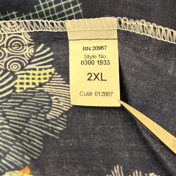 Tori Richard Honolulu Aloha Shirt 100% Cotton Lawn
Size 2XL - Picture 13 of 14